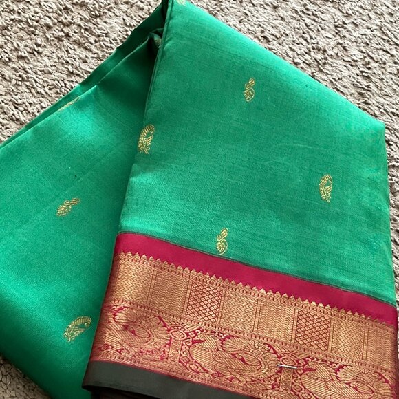 Kanchipuram Pure Silk Saree Green with Red Zari Border & Rich Pallu | Bl. Fabric - Picture 1 of 14